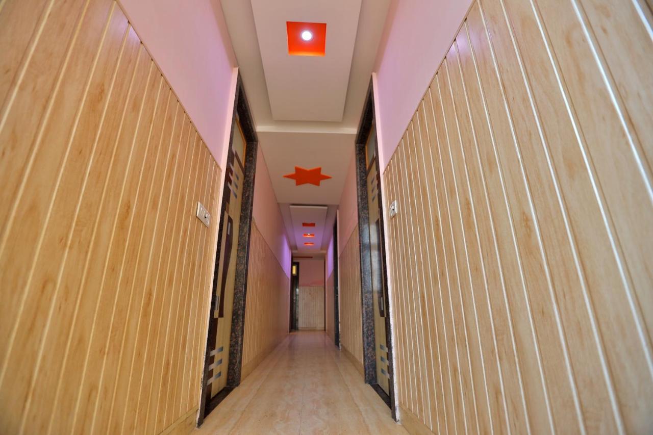 Guest house Anand Varsha Luxury Stays *